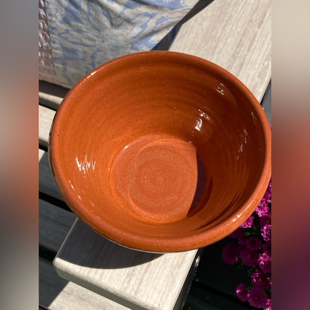 Vintage Westmoore Pottery Redware Ceramic Deep Dish Bowl with Yellow Bird Design - Picture 2 of 10
